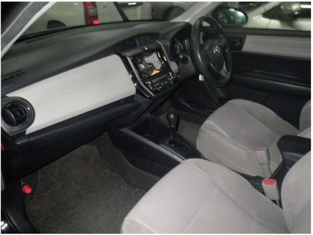 COROLLA AXIO HYBRID 7