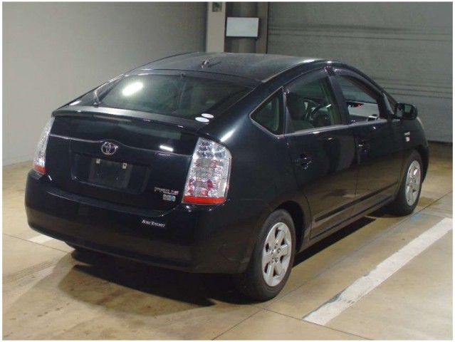 PRIUS S4