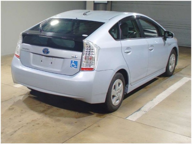 PRIUS S4