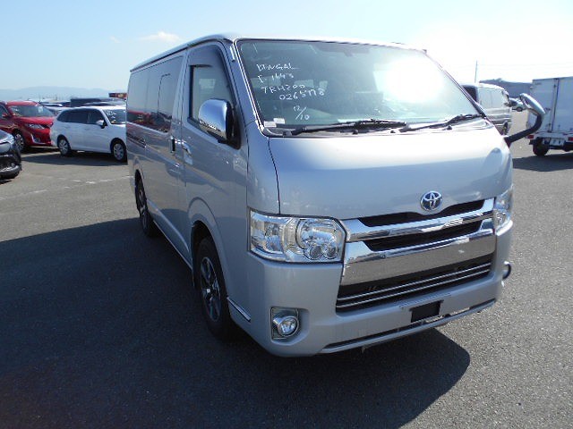 HIACE VAN DX GL PACKAGE1
