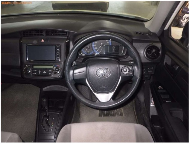 COROLLA AXIO  HYBRID6