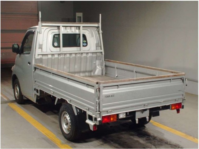 TOWN ACE TRUCK 4