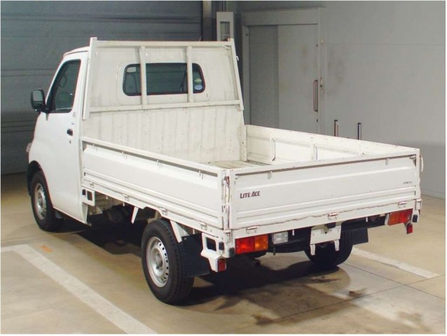 LITE ACE TRUCK DX4