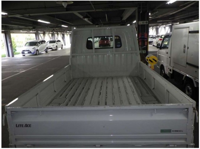 LITE ACE TRUCK DX8