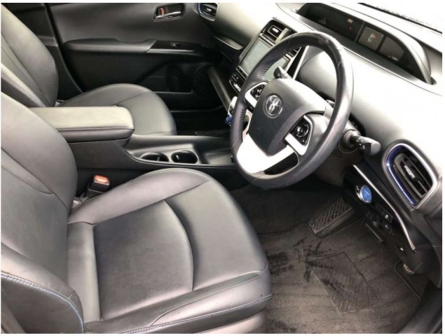 PRIUS HYBRID S TOURING SELECTION5
