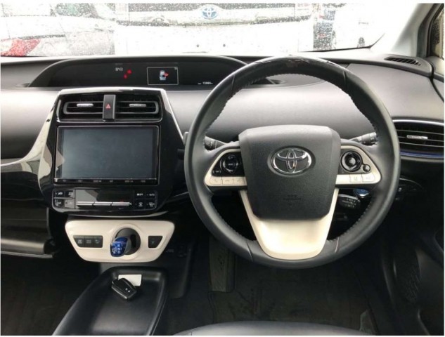 PRIUS HYBRID S TOURING SELECTION6