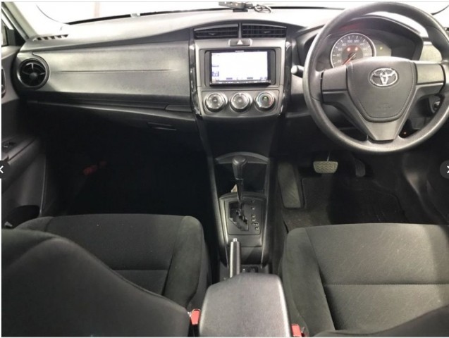 COROLLA  AXIO 1.5X5