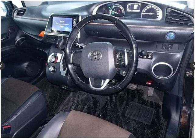 SIENTA HYBRID G CUERO5