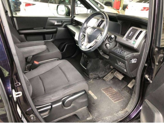 STEP WAGON　SPADA Z INTERNAVI SELECTION5