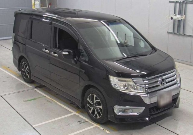 STEP WAGON SPADA Z1