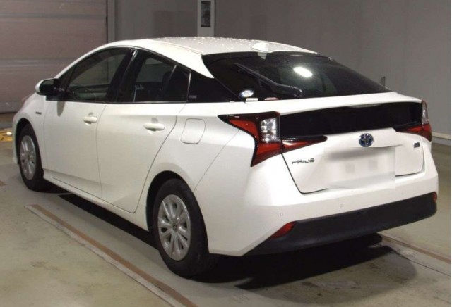 PRIUS S4