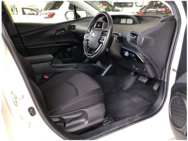 PRIUS S5