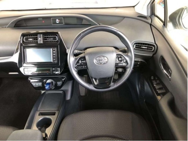 PRIUS S6