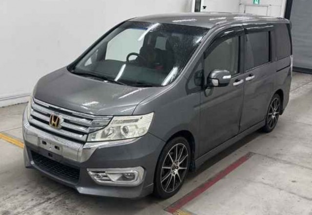 STEP WAGON SPADA Z2