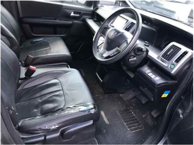 STEP WAGON SPADA Z5