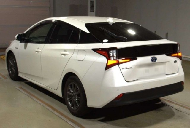 PRIUS S4