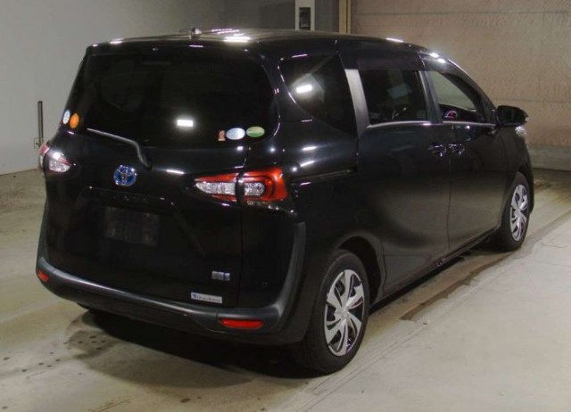 SIENTA HYBRID G CUERO3