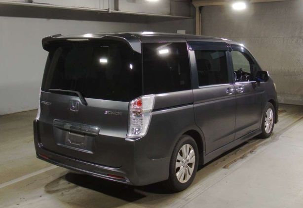 STEP WAGON  SUPADA Z3