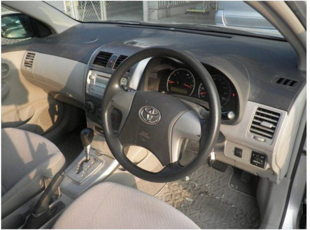 COROLLA AXIO  3